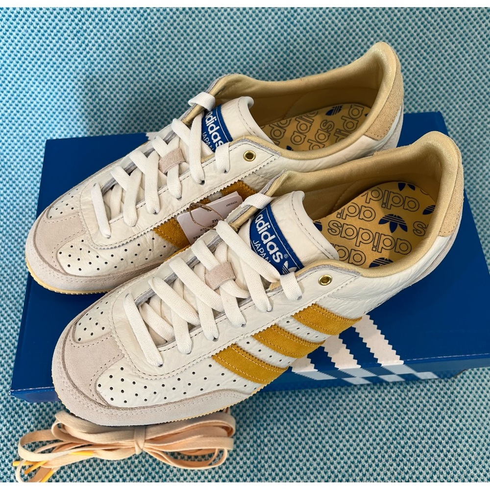 adidas Japan Sneakers White with Mustard Stripes - Picture 5 of 9